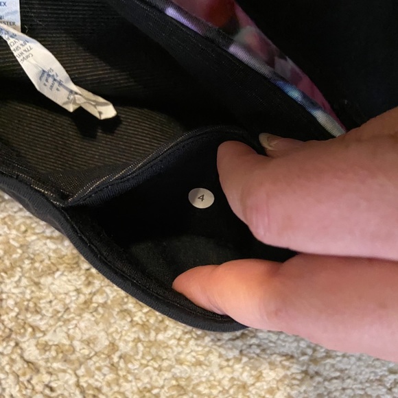 Lululemon Black/Floral Cropped Leggings SZ 4 XS Activewear Yoga Low Rise Y2K - Picture 12 of 15